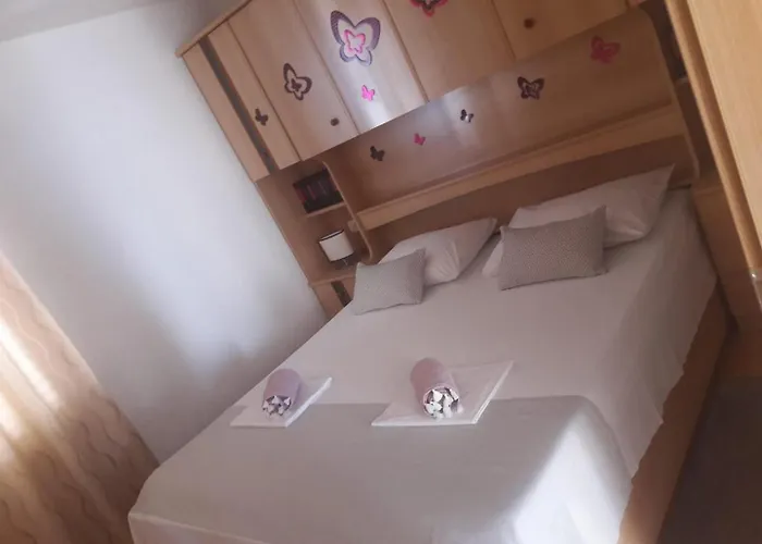 公寓 Kristina 特罗吉尔