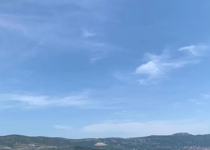 Kristina 特罗吉尔